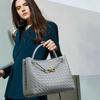 B's Retro Tkaná Dámská Taška přes Rameno Tote s Kovovou Sponou z Provazu – Velká Kapacita