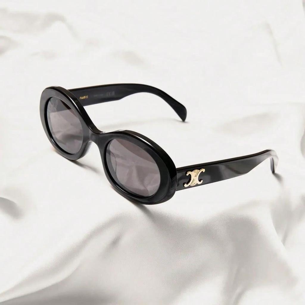 Celine Lunettes de soleil ovales noires Triomphe CL40194U-01A