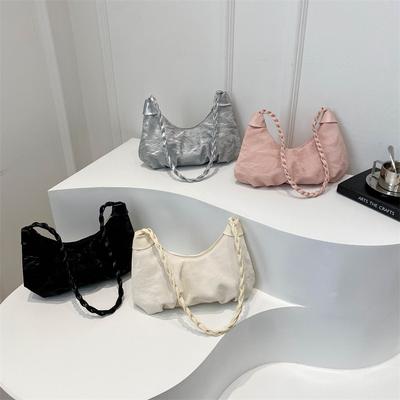 New One Shoulder French Simple Pleated Large Capacity Dumpling Bag Yunduo Armpit Commuting Niche Handheld Crescent Bag