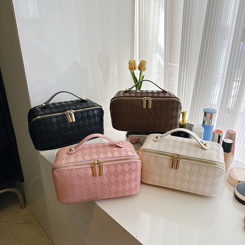 2026 Rhombus Retro Cosmetic Bag Large Capacity Cosmetic Storage Bag Multi-functional Travel Portable Toilet Bag