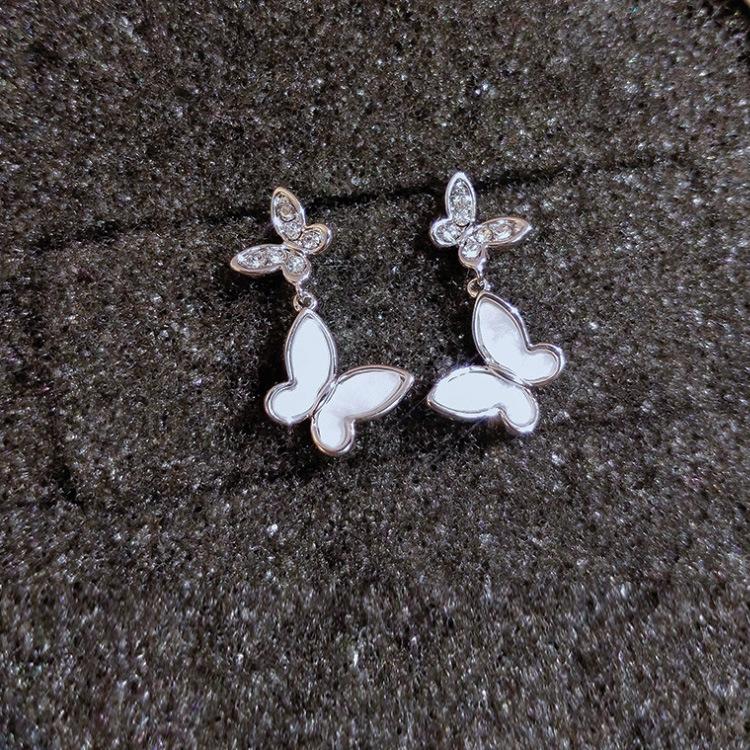 New Style Chiu Kong Windscreen Red Butterfly Pendant Earring Simple Temperament Small Personality Senior Sense Earrings