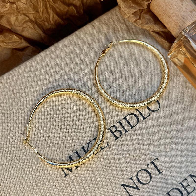 Exaggerated Large Plated Ear Clips Light Luxury Niche High-end Unique Design Trendy Gift Elegant Lady's Classic Casual Jewelry