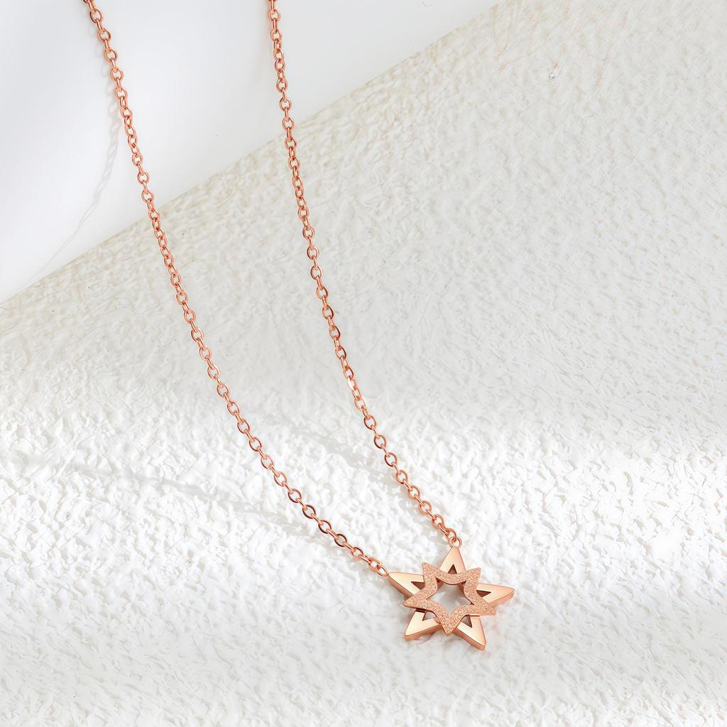 Women's Little Star Titanium Steel Necklace – Elegant, Feminine Clavicle Chain, Perfect Christmas Gift