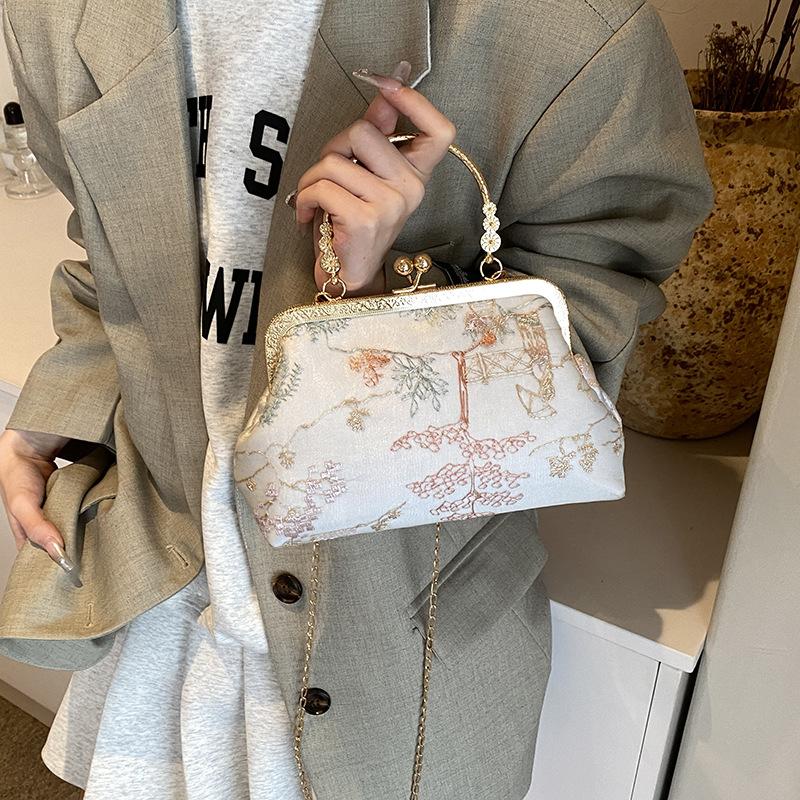 Broderi Håndveske Ny Stil Antikk Stil Cheongsam Bankett Clutch Kjedeveske Metalllås Liten Firkantet Veske