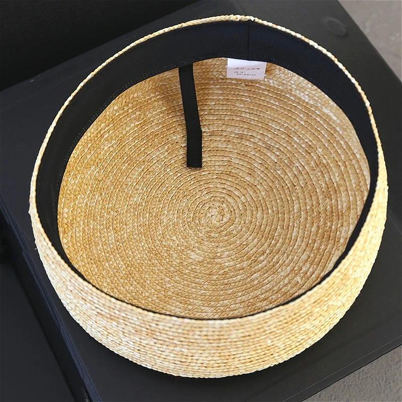 Nowy Damski Beret ze 100% Naturalnej Słomy Męski Letni Francuski Kapelusz Przeciwsłoneczny Okrągły Płaski Wierzchołek Słomkowy Kapelusz Kościelny Derby Impreza Kapelusz Pudełko