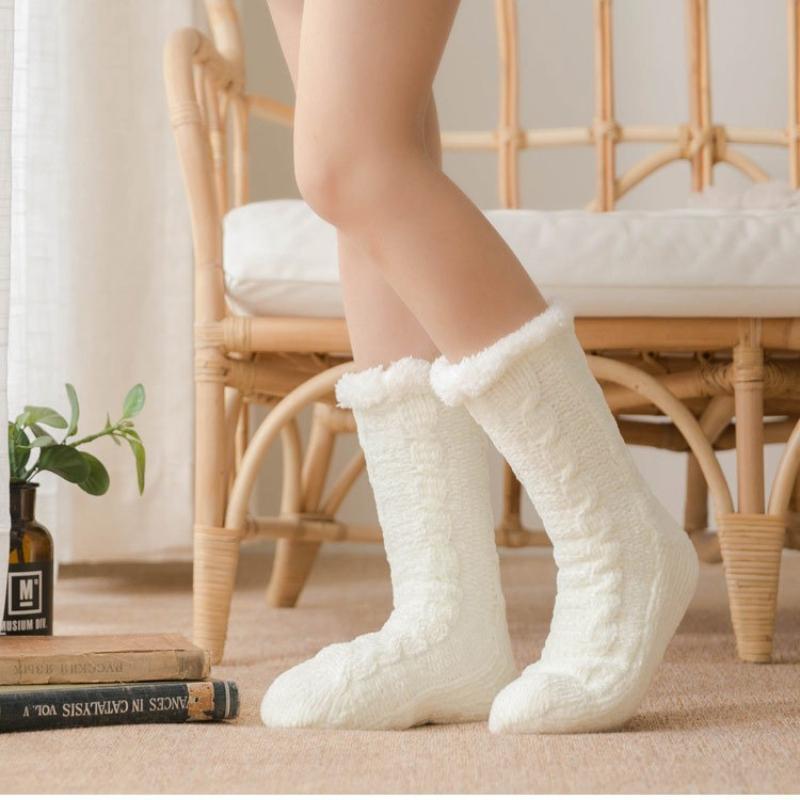 Женские зимние утепленные мягкие носки для дома — фото 12