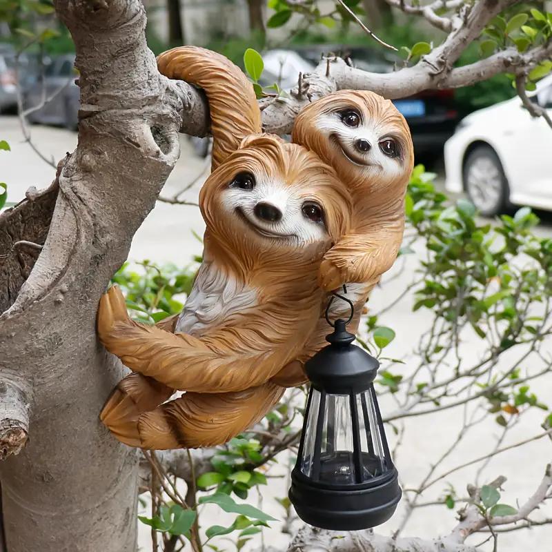 Solar-Powered Wall-Mounted Sloth Night Light, Adorable Mother and Baby Sleeping Animal Lamp for Garden Fence Decoration