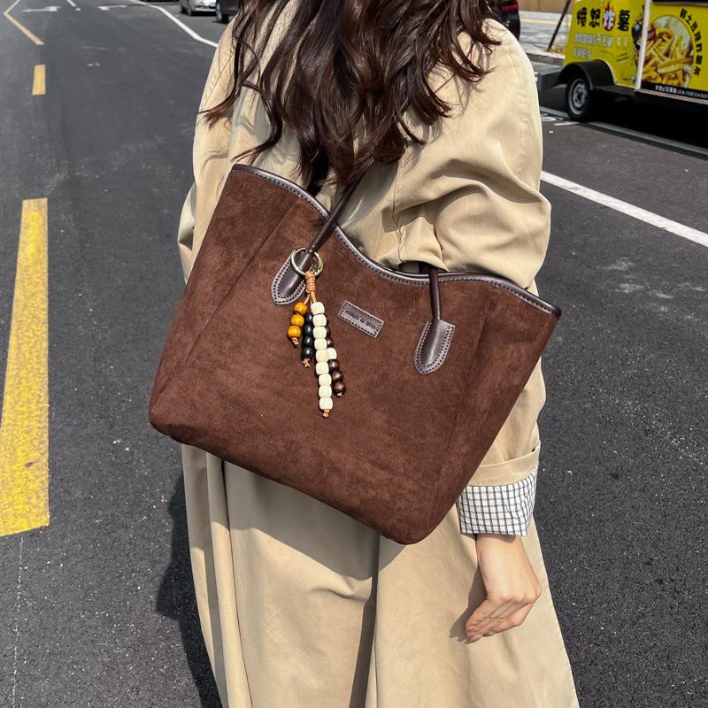 Tote bag women's large capacity 2025 new autumn and winter versatile leopard print retro shoulder bag student class commuter bag