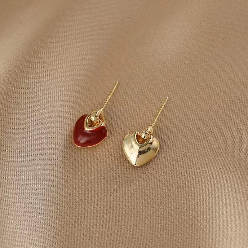 Elegant French Retro Enamel Love Drop Earrings for Women - Niche Design, Light Luxury, Versatile Style