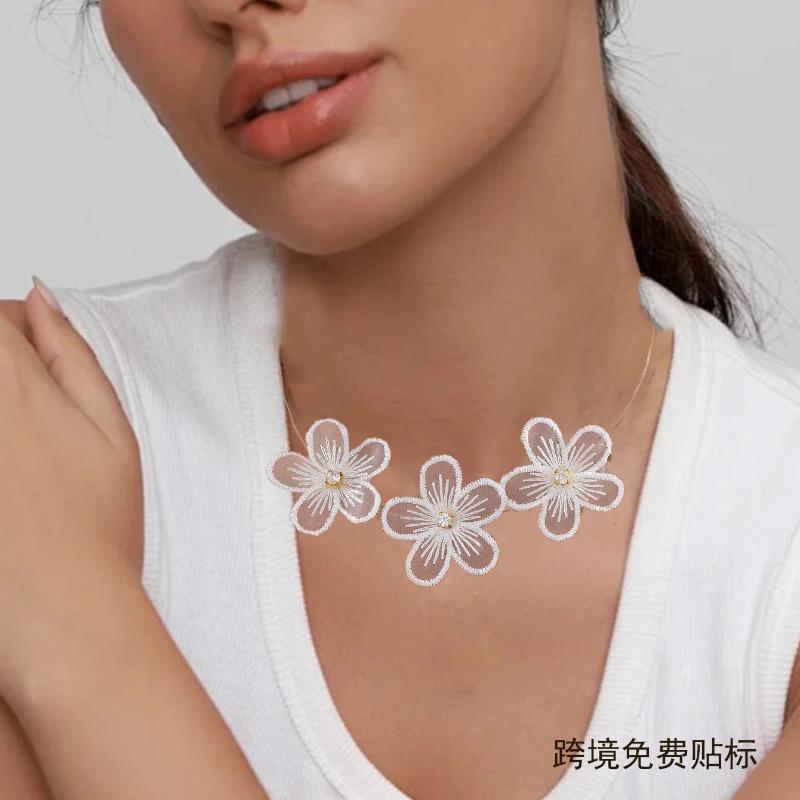 Sweet Girl Handmade Lace Diamond Flower Necklace Retro Super Fairy Sweet Girl Necklace