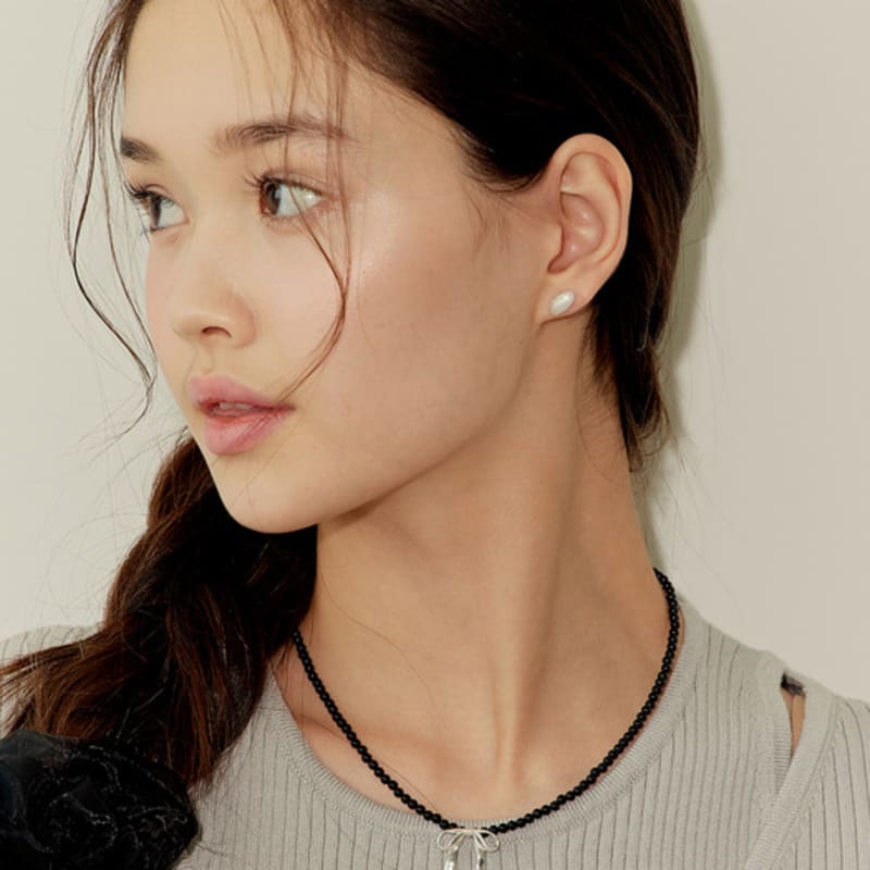 Murmur [925silver]Ribbon Black Bead Necklace