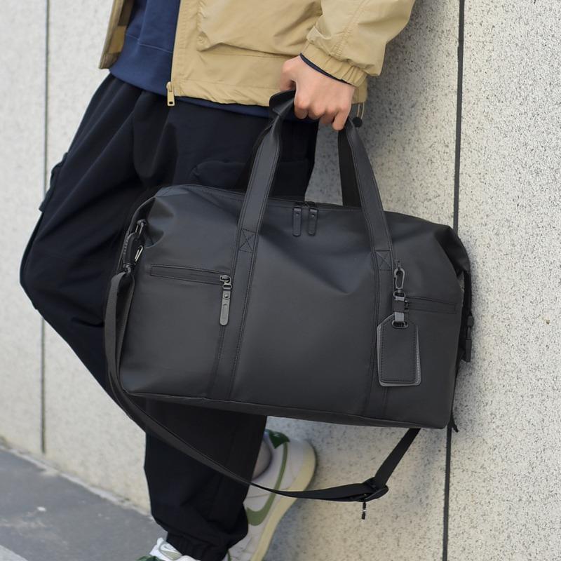 Oxford cloth waterproof large capacity men's handbag messenger bag wet and dry luggage bag multi-functional fitness travel bag