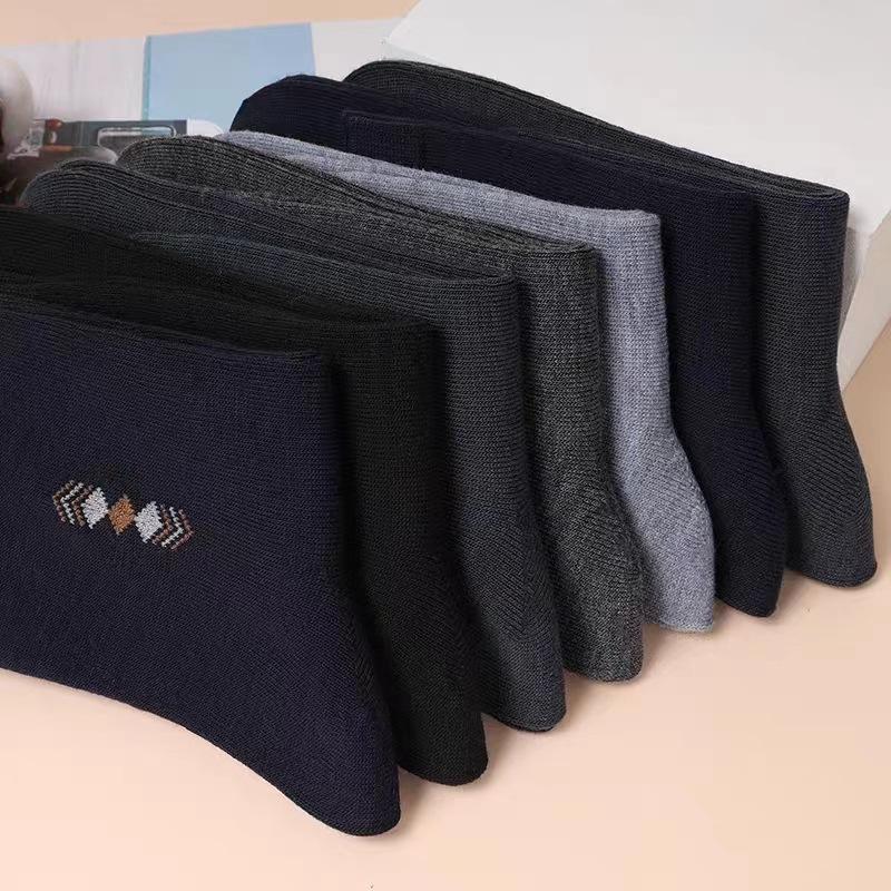 Men's Spring and Summer Sweat Absorbable Breathable Wear Resistant Antibacterial Tube Socks