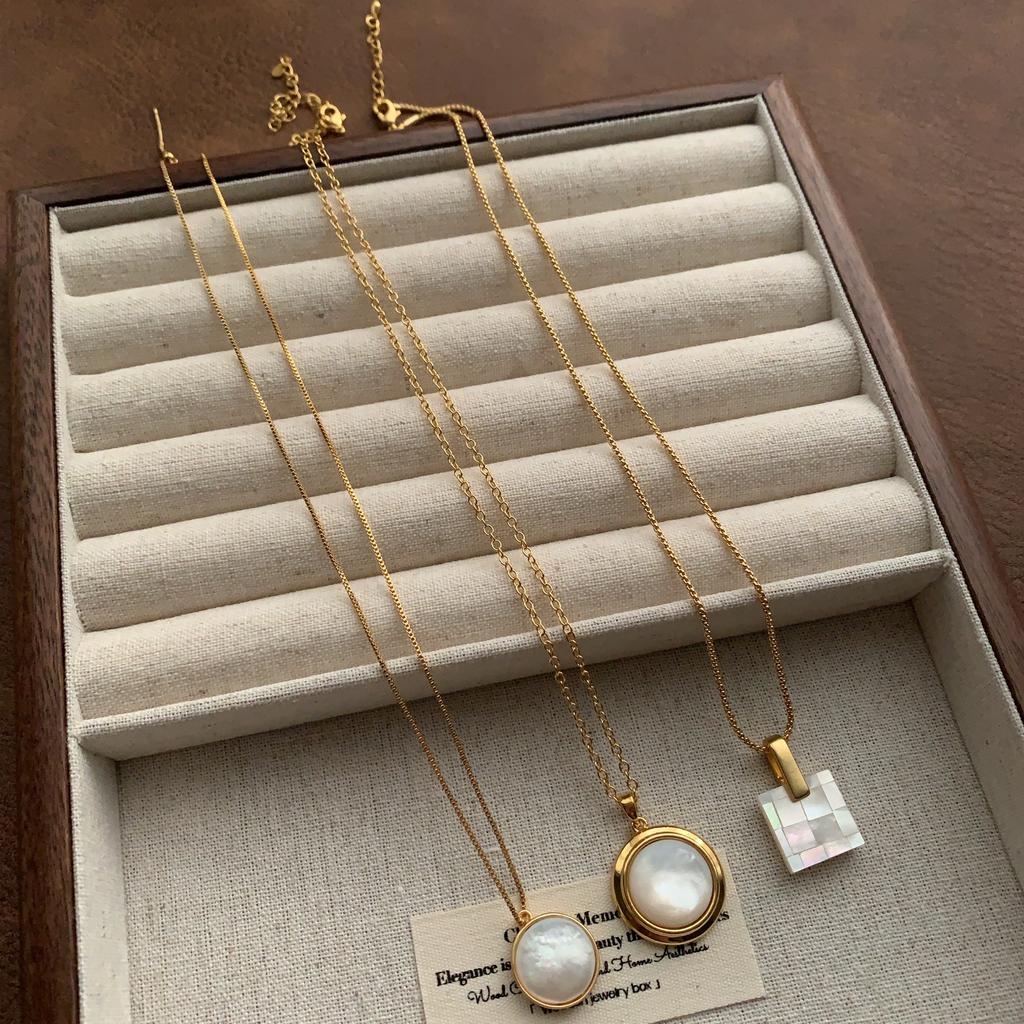 Simple Geometric Mother Shell Pearl Necklace Light Luxury Metal Chain Exquisite High Sense Elegant Temperament Collarbone Chain