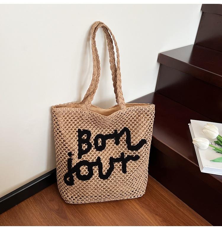 Versatile Straw Woven Bag Women's Leisure Travel Beach Bag Fringed Handwoven Bag Summer Tote Handbag