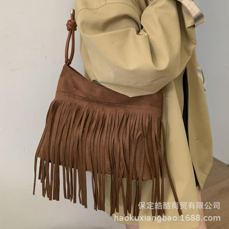 Tassel Retro Bag Women's 2025 New Trendy Fashion Versatile Popular Suede Shoulder Bag Commuter Messenger Bag