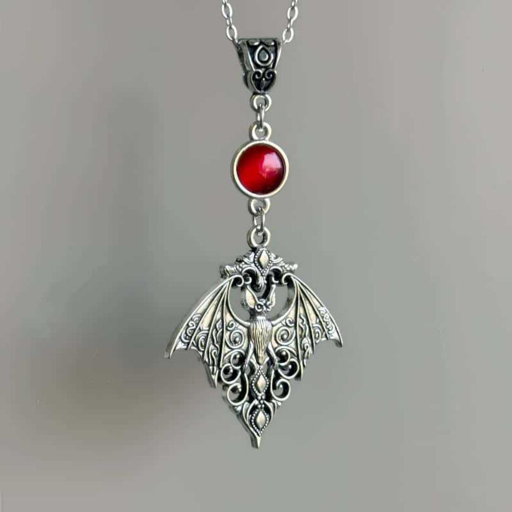 Gothic Punk Hollowed-out Black Vampire Bat Red Crystal Pendant Necklace for Men Women Halloween Party Jewelry Accessories Gifts