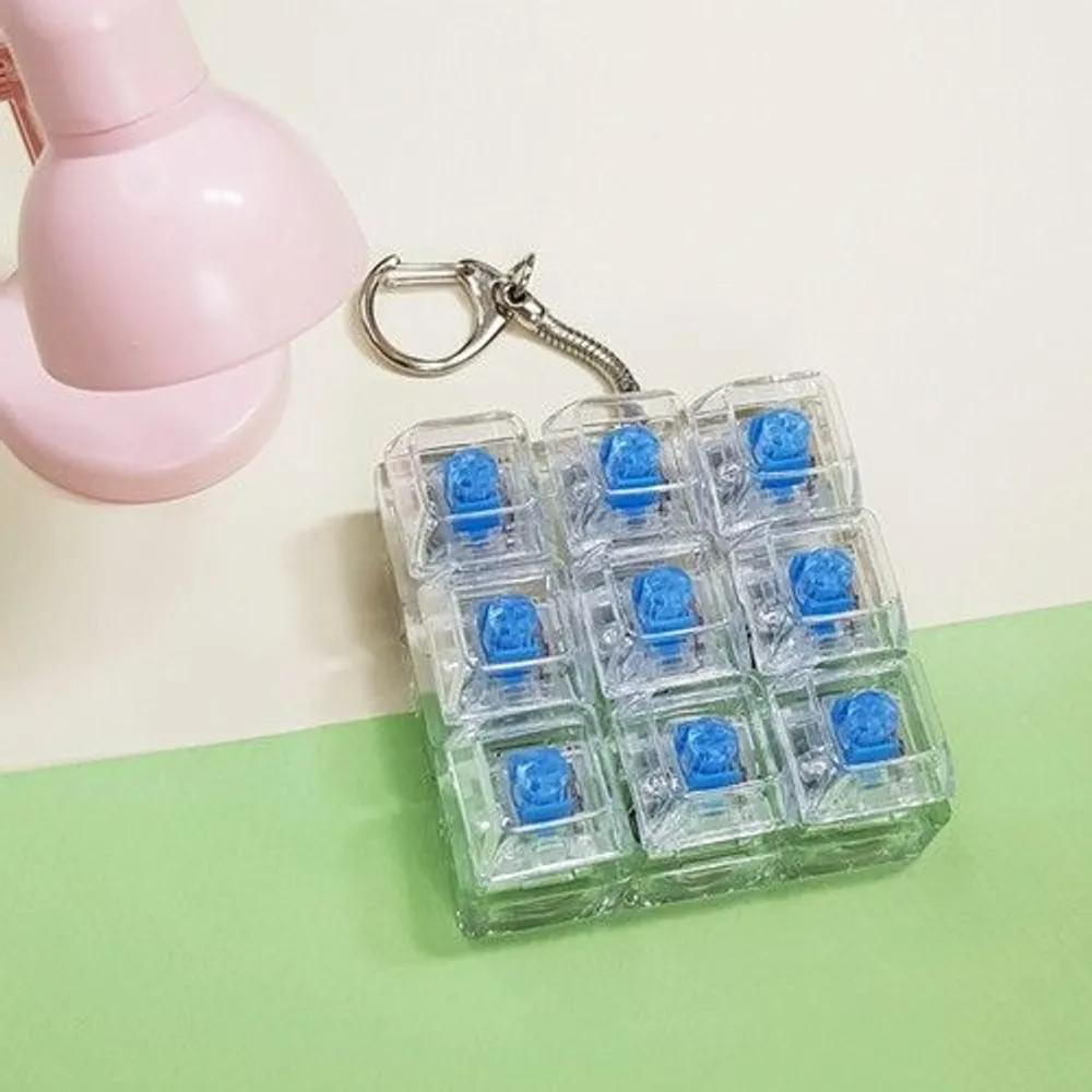 LED Keyboard Keycap Keyring Transparent Clicky Keycap Keyring Bag Charm Fidget Keyring Blue Switch Keyboard
