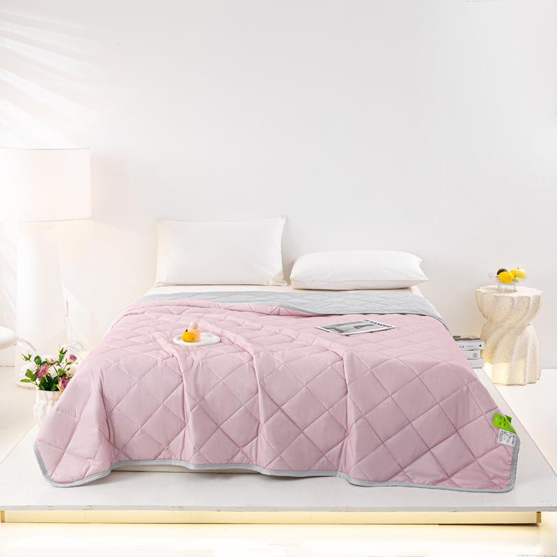 Silk Cool Summer Quilt: Lightweight, Solid Color, Ideal for Air Conditioning