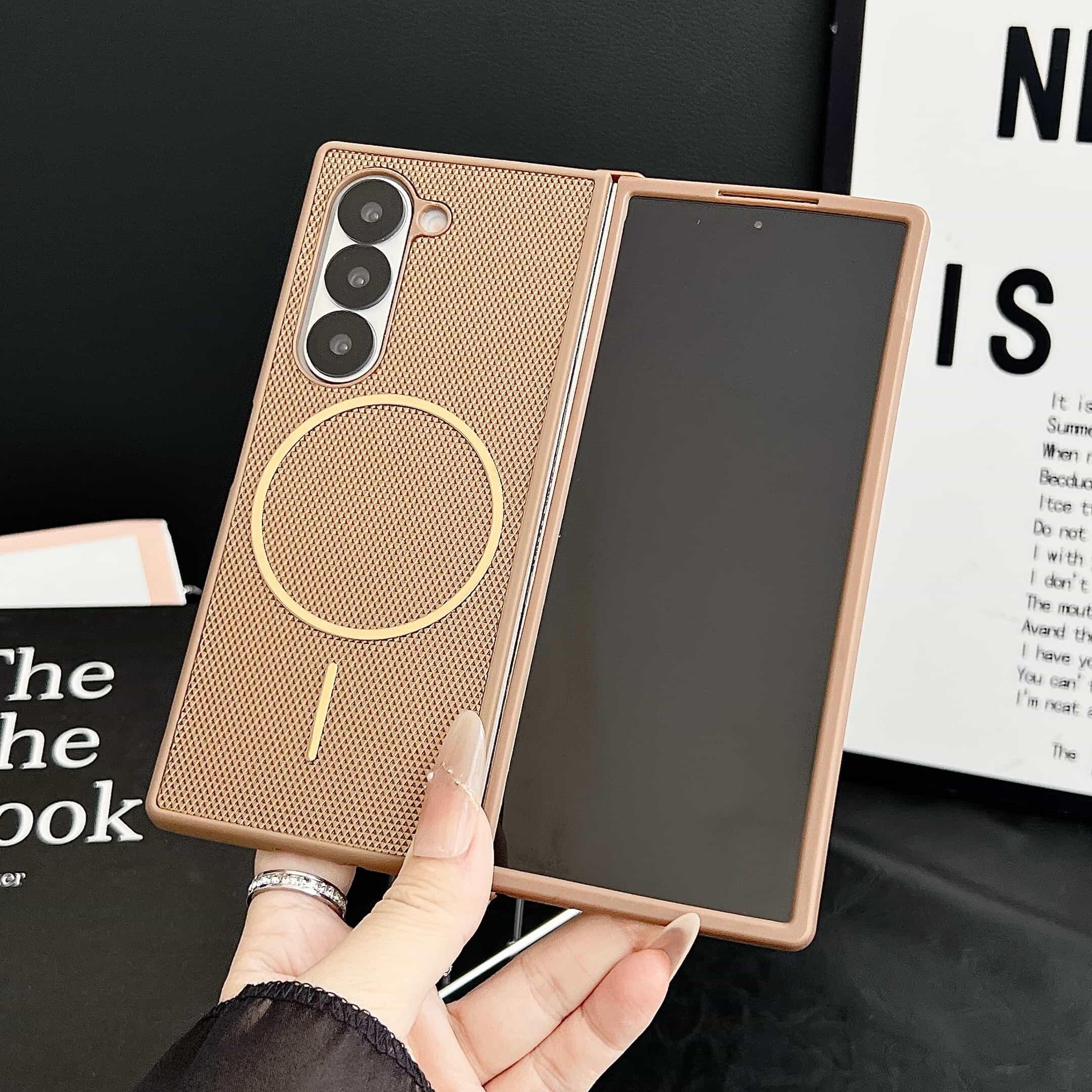 

Чехол для Samsung Galaxy Z Fold3/4/5/6/7 с MagSafe и амортизирующими бамперами из полиуретана Galaxy Z Fold3 коричневый