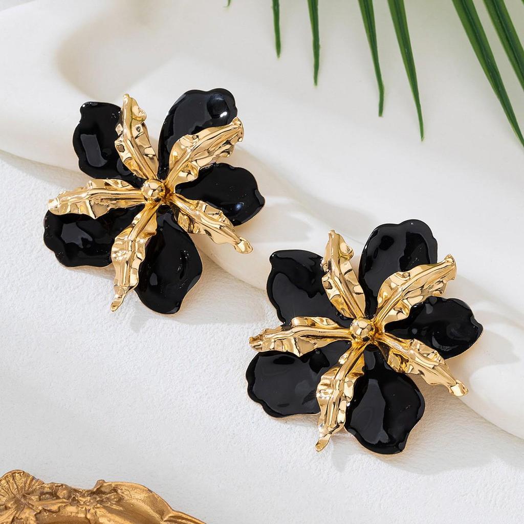 High-End European & American Petal Earrings: Exaggerated Floral Studs for Women