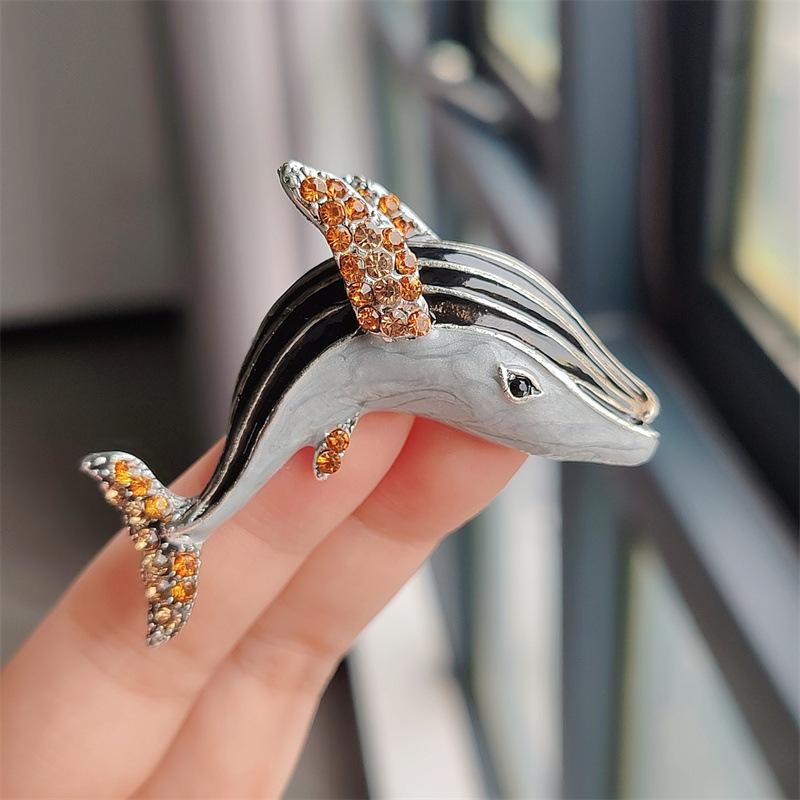 New European and American Fashion Brooch Inlaid with Dripping Oil Enamel Whale Dolphin Brooch Collar Pin 3CM*5CM