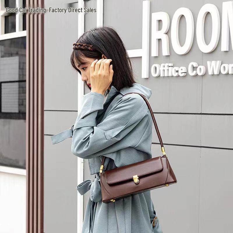 2024 Summer Fashion Women's Versatile Large Capacity Shoulder Baguette Bag