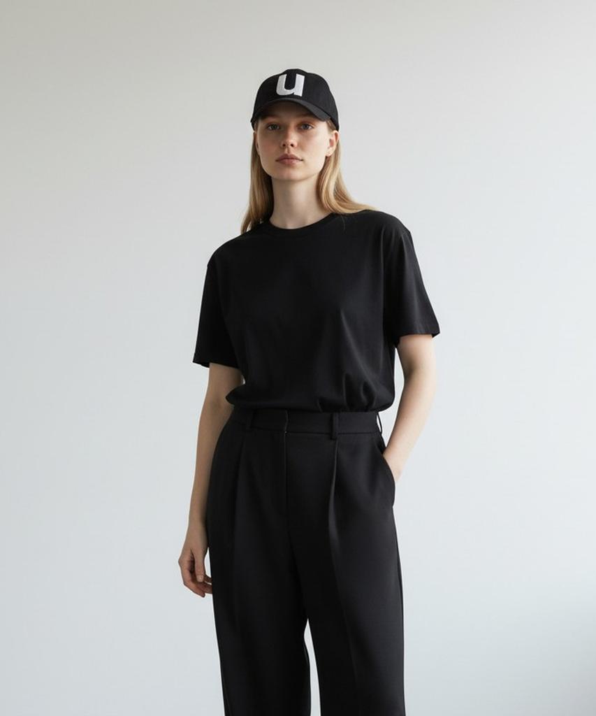 Yunibeosyeolkemiseuteuli Bold U Black Ballcap Washed Ballcap