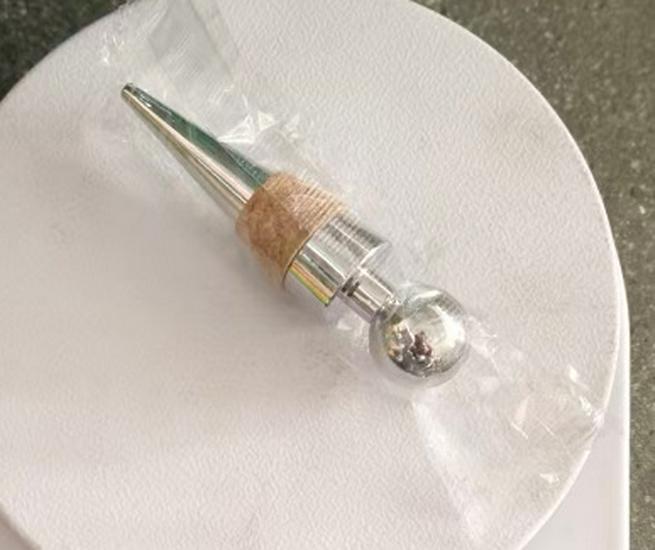 

Metal Cork Red Wine Stopper with Synthetic Wood, Round Head, Tapered Seal - Ideal Wine Accessory Gift