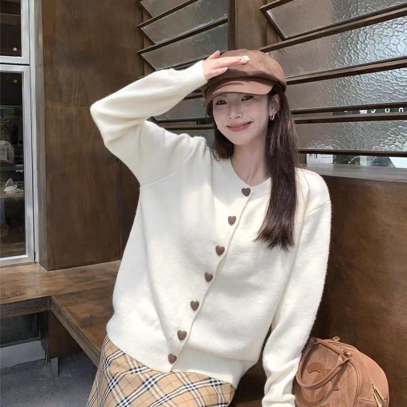 25 Year New Heart-shaped Button Sweater Cardigan Jacket for Women's Season Sweet and Spicy Lazy Style Niche Design Knitted Top