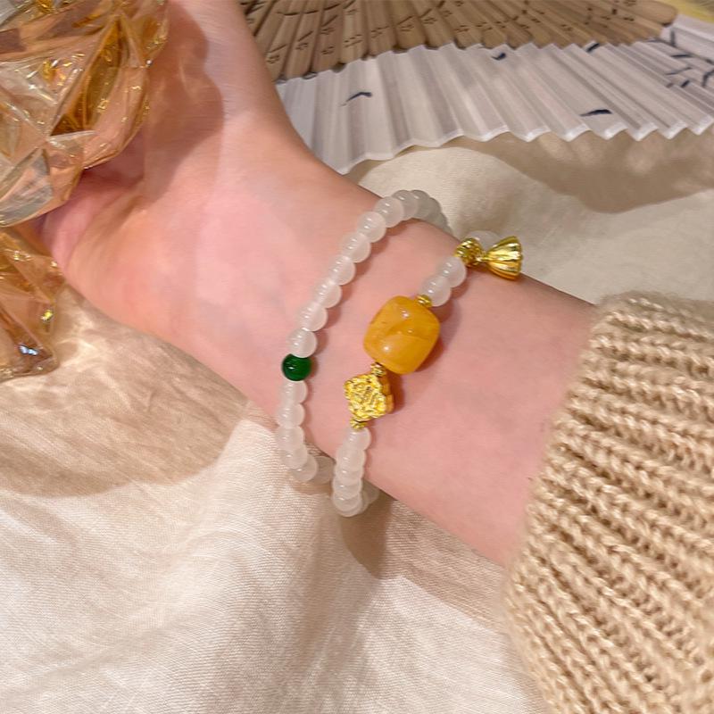 "Elegant Women's Pearl, Obsidian, and Crystal Bracelet - Chinese Ancient Style"