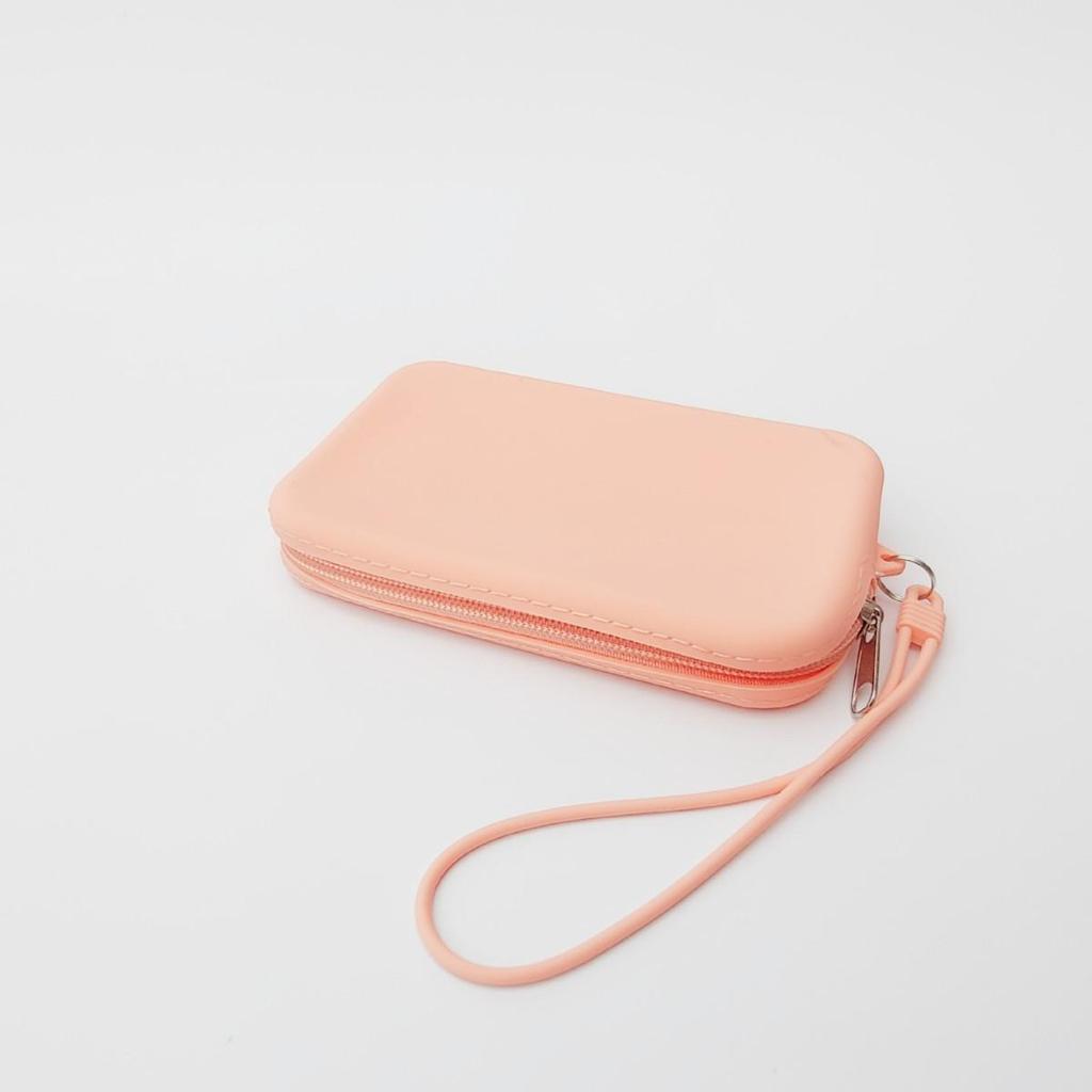 Portable Silicone Card Holder – Travel Organizer for ID, Bank, and Transportation Cards