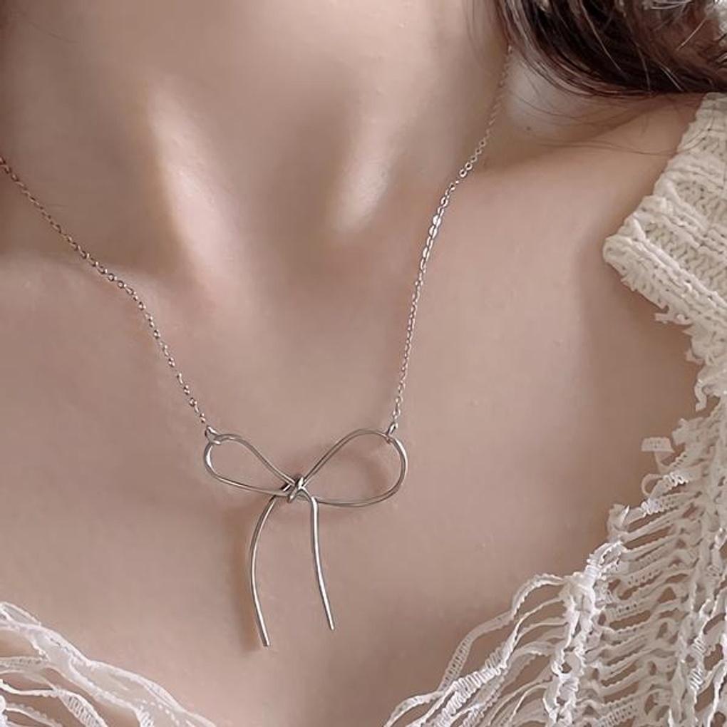Women's Surgical Steel Thin Ribbon Silhouette Necklace