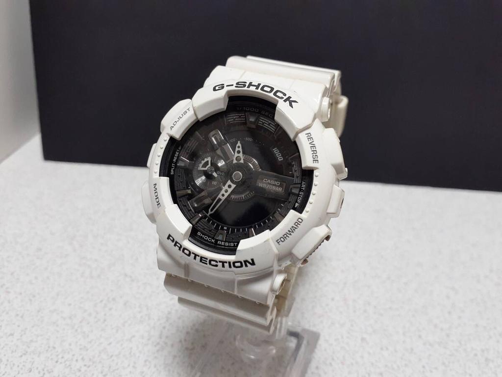 CASIO lights on White G-SHOCK GA-110GW t-54