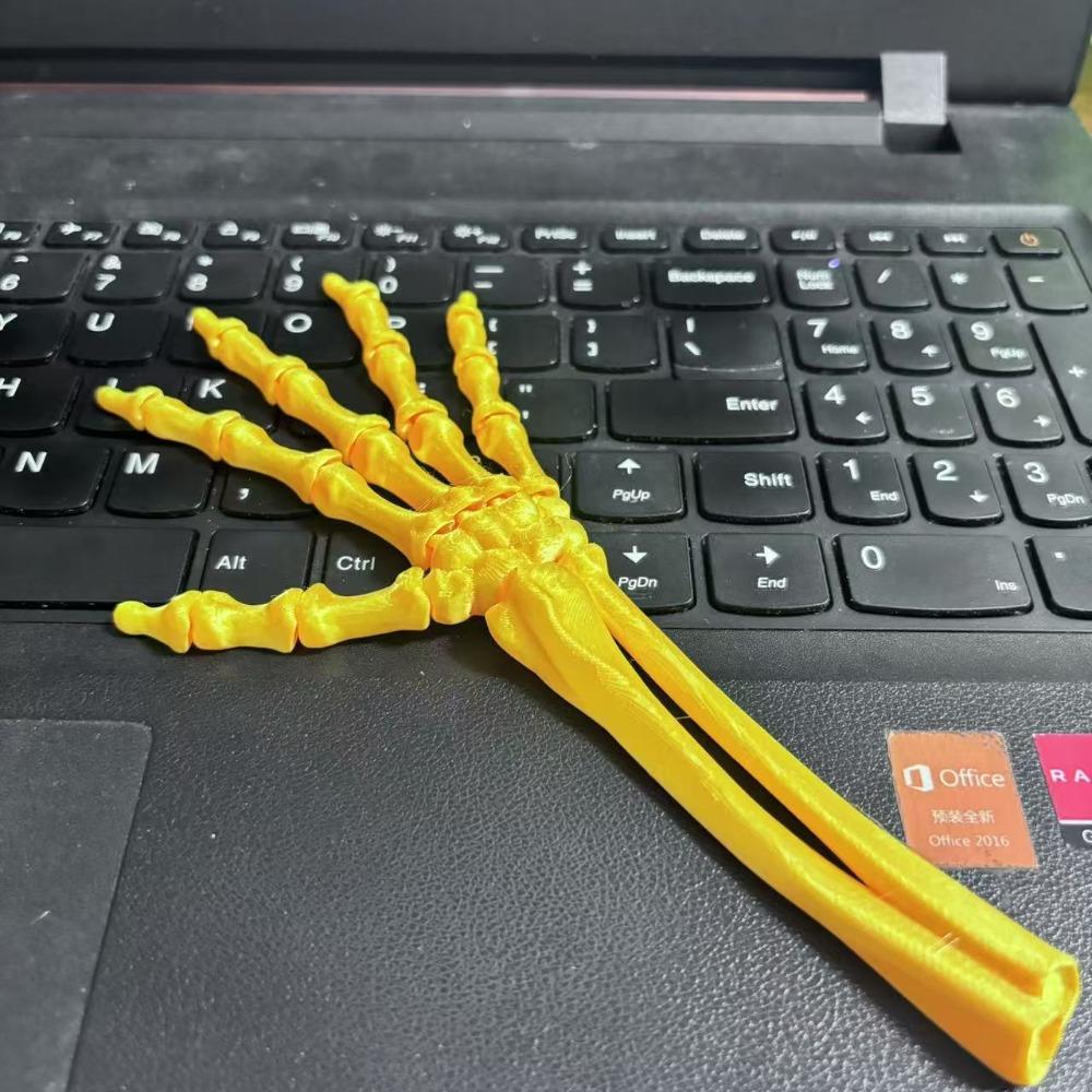 2KS Hrozné PLA 3D tištěné ozdoby lebky 7 barev umělá simulovaná kostra dlaň Halloweenská lebka ruka stolní ozdoba