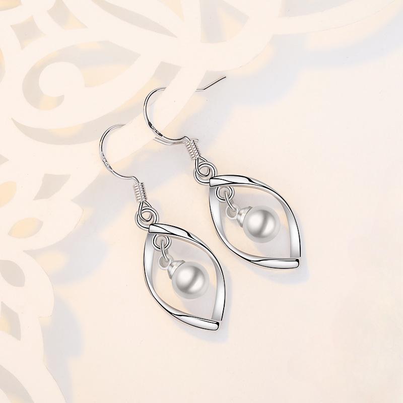 Hepburn Style Pearl Earrings Female Temperament Earrings