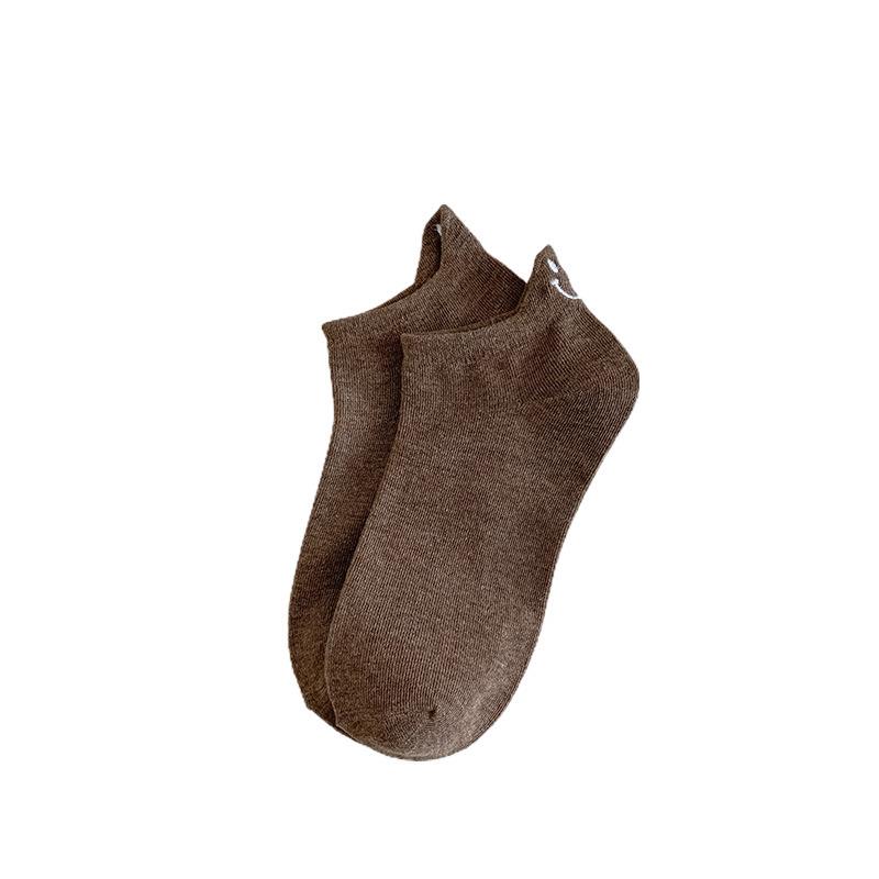 Chaussettes courtes en pur coton pour femmes, Chaussettes courtes de sport respirantes brodées de couleur unie, Chaussettes anti-odeurs et à talon anti-glissement