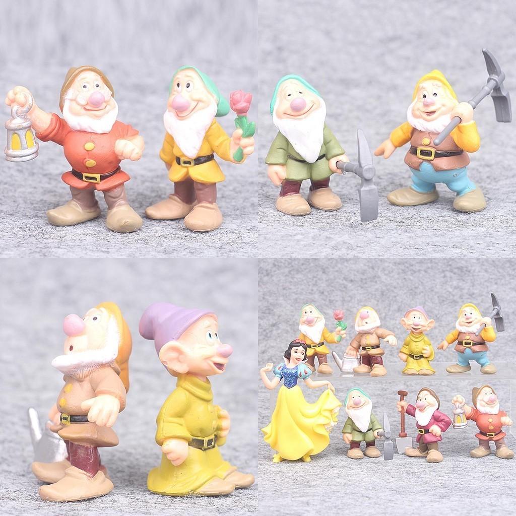 Entzückendes Set aus 8 Schneewittchen und den sieben Zwergen Actionfiguren für Kinder