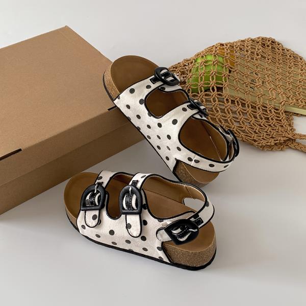 

Fashion Outside Sandals Female Shoe Clogs With Heel 2025 Summer Girls Thick New Retro Fashion Scandals Clogs With Heel 2025 Sandals Retr 35