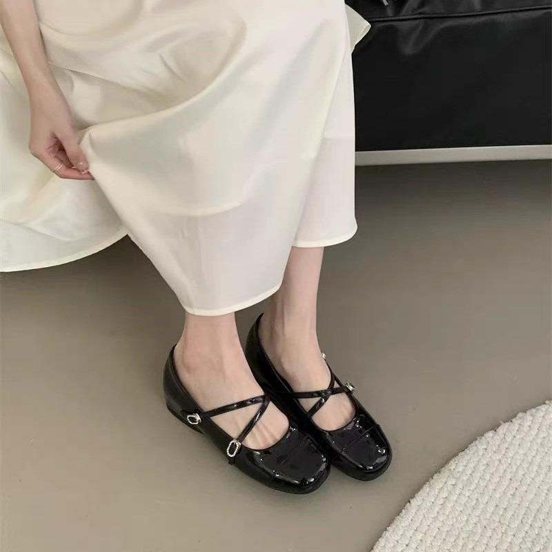 Black single shoes women's new versatile light mouth retro small size inner height increase Mary Jane women's shoes