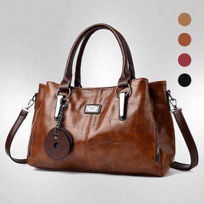 Retro European and American Style Women's Bag, Large Capacity, Soft Leather, Color-blocked, Handbag, Crossbody Bag, Commuter Bag.
