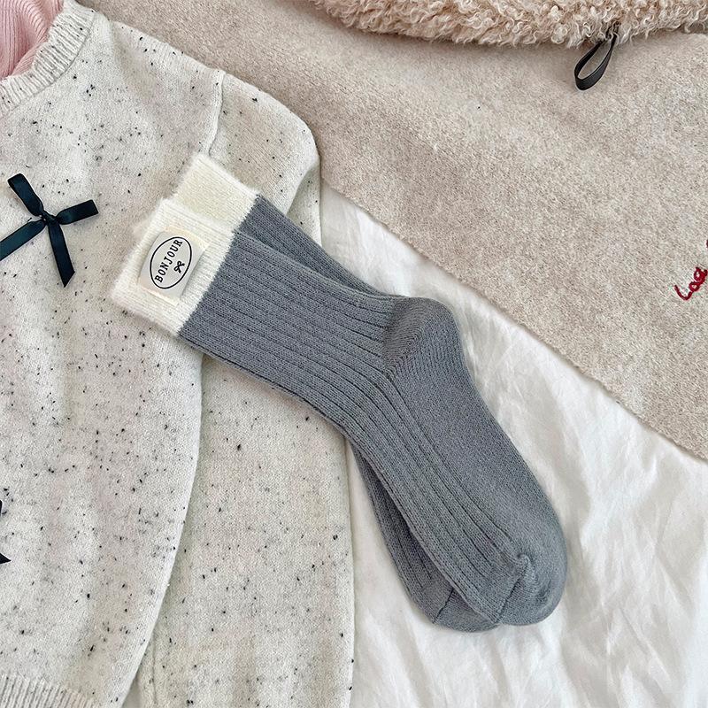 Patterned Multi-color Wool Socks for Children, Suitable for Autumn and Winter, Providing Warmth and Extra Thickness, Chunky Socks, Mid-calf Length.