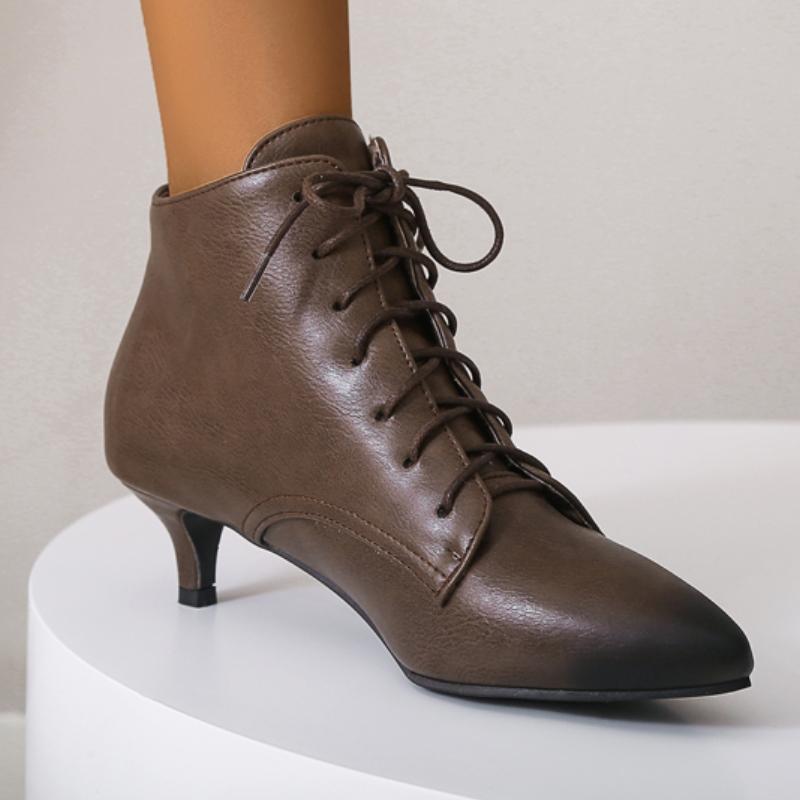 Klasyczne Botki Damskie Niski Obcas Krótkie Botki Sznurowane Skórzane Brązowe Obuwie na Imprezę do Tańca Jesień Zima 2025