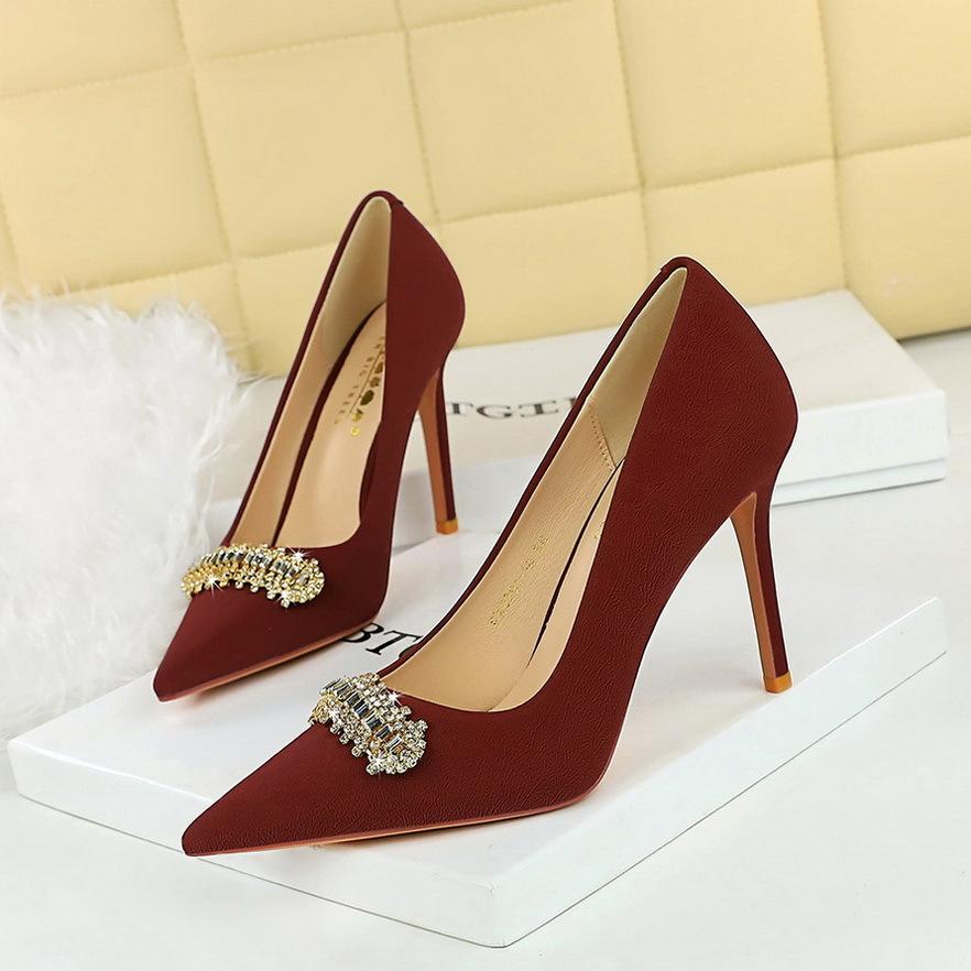 Fashion Women Fetish 9.5cm High Heels Simple Fashion Pumps Sexy Wedding Bridal Stiletto Leather Heels Lady Scarpins Crystal Party Shoes