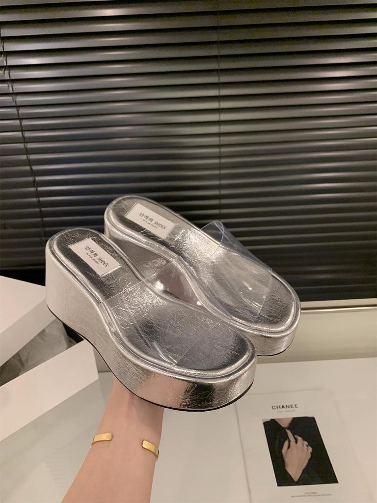 Muffin Thick-soled Cool Slippers Fairy Shoes 2025 New Summer Wear Slope Heel Heel Heightened Transparent Word with Sandals