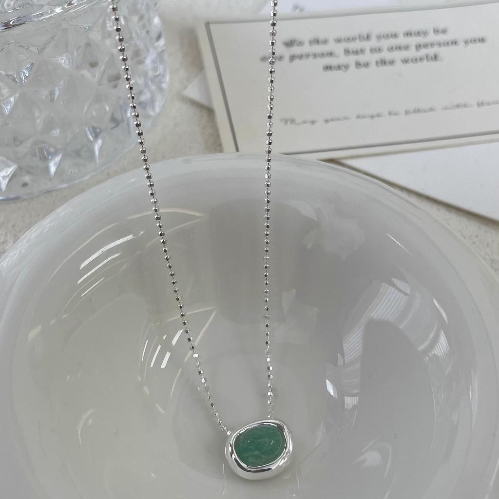 ANENJERY Geometrische Halskette mit ovalem Steinanhänger für Frauen, schlicht, modisch, hochwertig, leicht, luxuriös, vielseitig, personalisierte Schlüsselbeinkette, Schmuckgeschenk