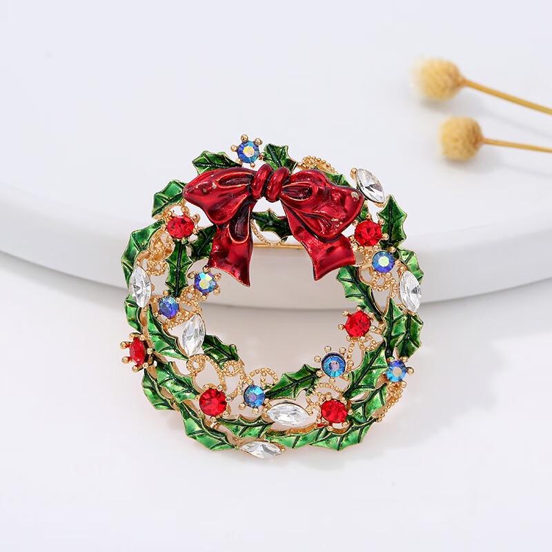 

Fumede Christmas Wreath Brooch Pin Set