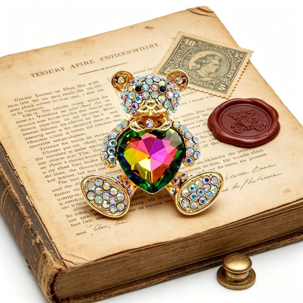 Zinc Alloy Bear Brooch with Colorful Rhinestone Heart, Fashion Lapel Pin for Clothing Decoration