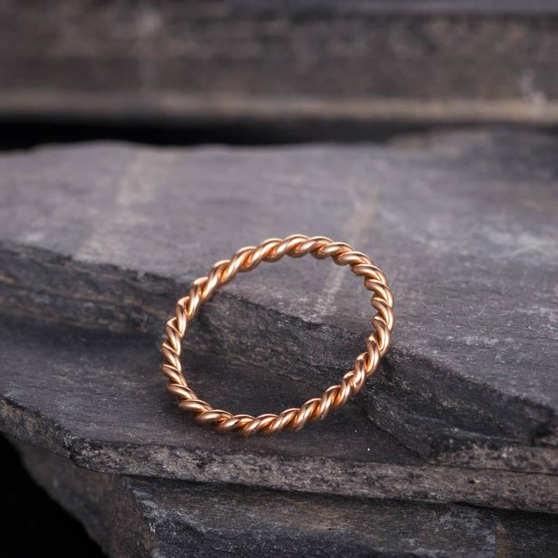 Temperament Smooth Twist Ring, Women'S Minimalist Copper-Plated Rose Gold Jewelry.