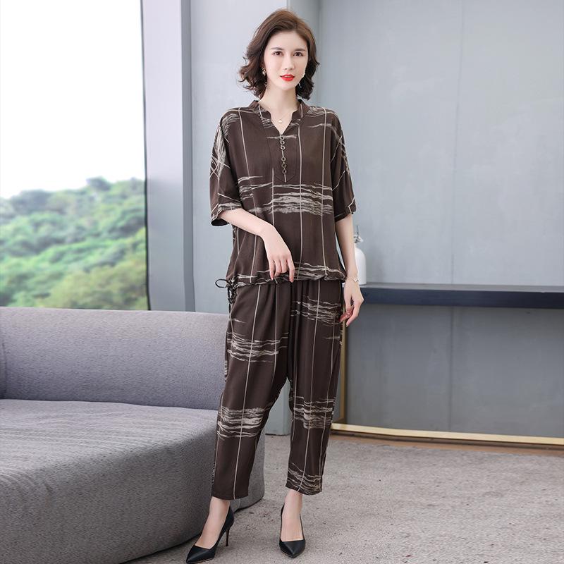 2026 Summer Women s Loose Plaid Suit: Stylish, Slimming, Age-Defying Two-Piece Set XL